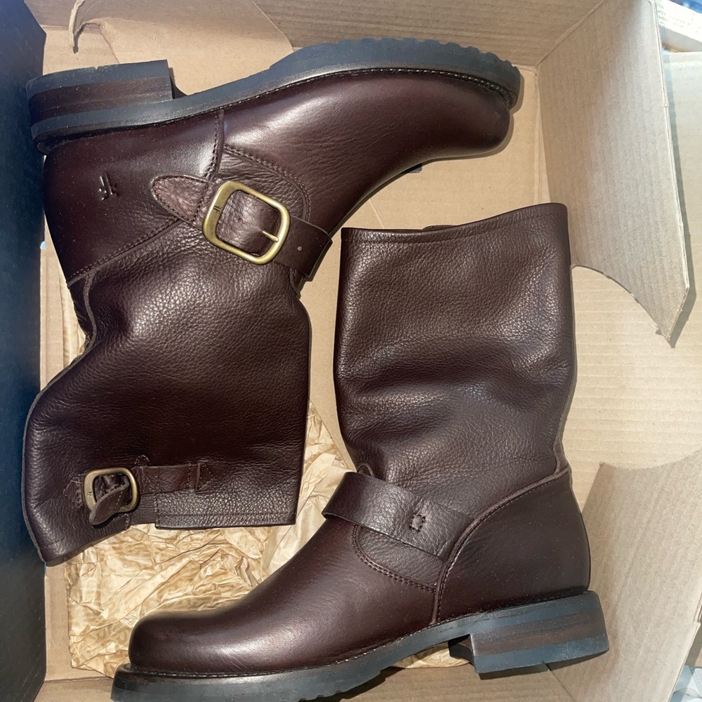 Frye Veronica Short boots size 6